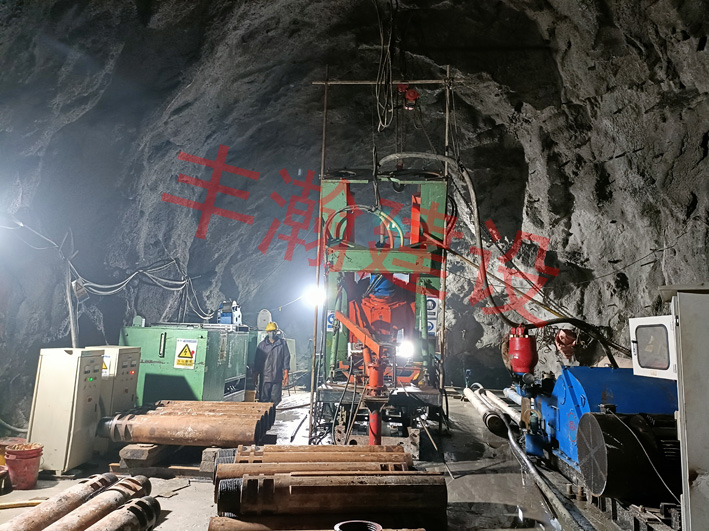 尼泊爾三金考拉水電站，第二條60°斜井一次成井，2.6米直徑，深度250米，成功開鉆